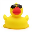 Badeente Quietscheente mit Sonnenbrille | Bild 3