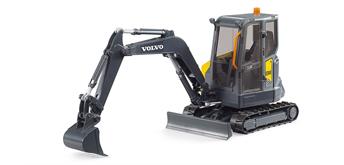 Bruder 02465 Volvo Kompaktbagger ECR40
