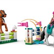 LEGO® Friends 42688 Pferdestall und Reitschule | Bild 4