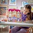 LEGO® Friends 42704 Das Grandhotel von Heartlake City | Bild 6