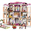 LEGO® Friends 42704 Das Grandhotel von Heartlake City | Bild 2