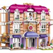 LEGO® Friends 42704 Das Grandhotel von Heartlake City | Bild 3